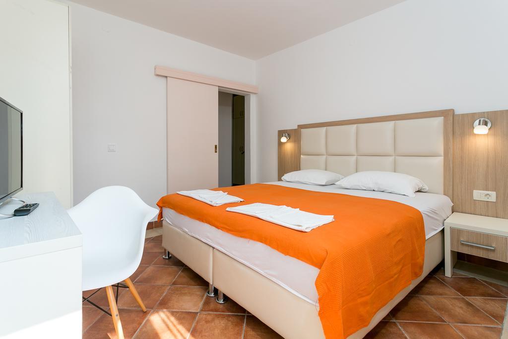Milan'S Apartments Свети-Стефан Экстерьер фото
